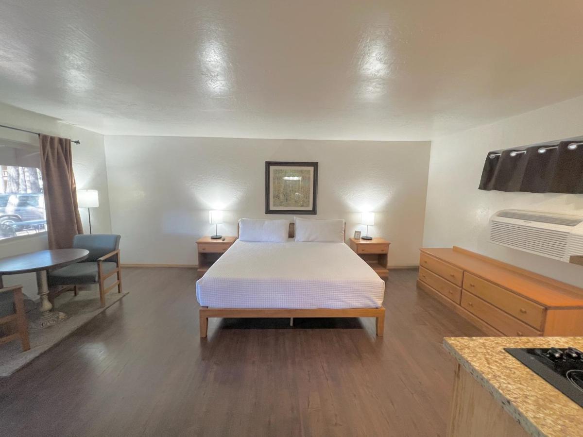 Timberlodge Inn Пайнтоп-Лейксайд Екстериор снимка